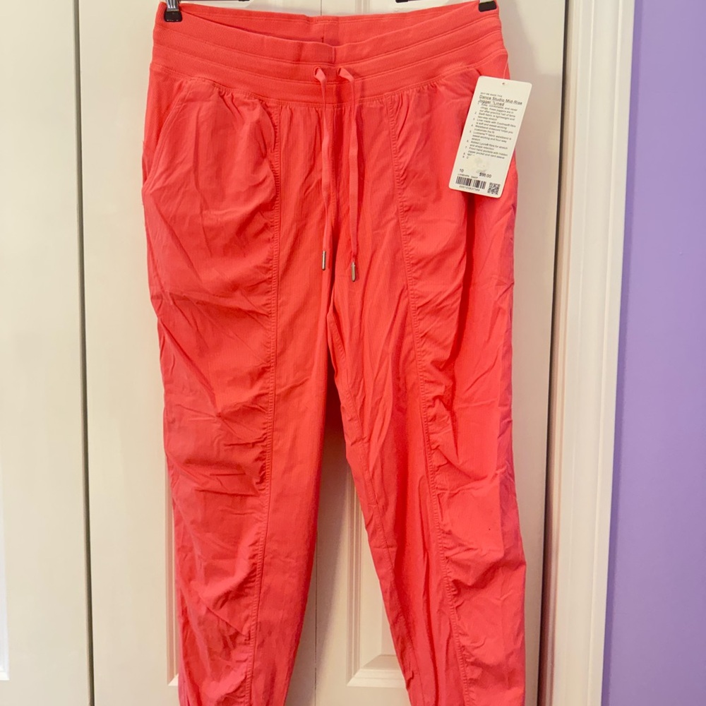 NWT Lululemon Dance Studio Mid-rise Jogger Lined